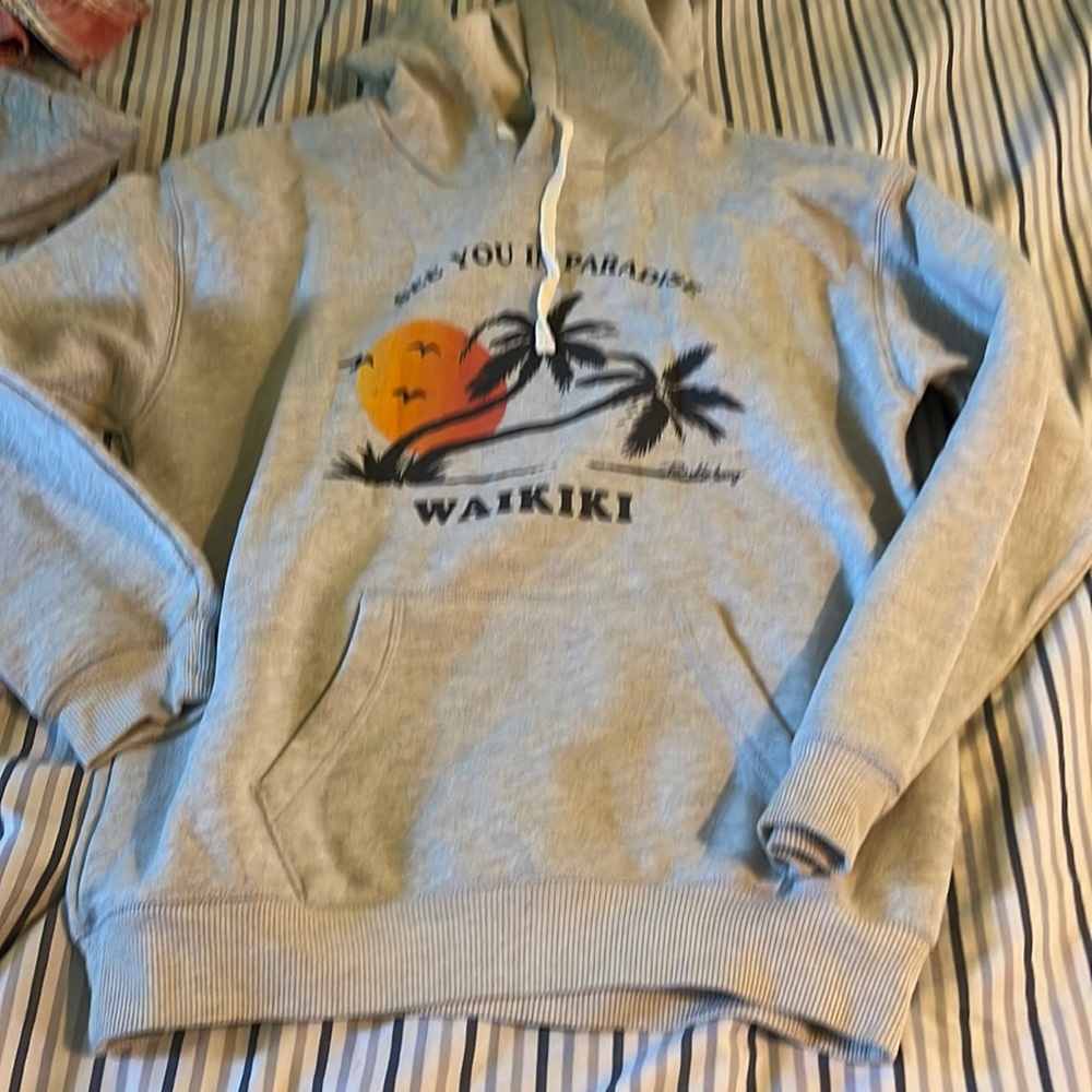 Billabong hoodie from buckle….